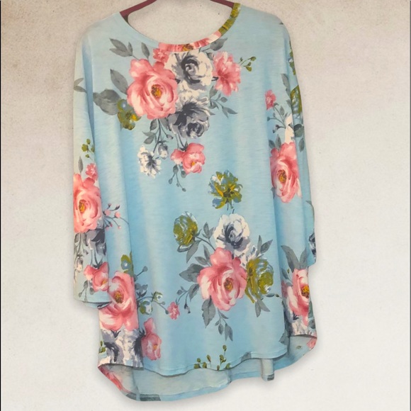 Honeyme Tops - Honeymecurve Blue floral quarter sleeve top